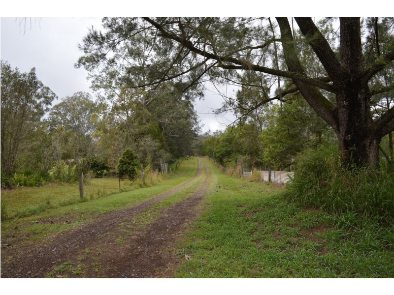 39 Aherns Road, Maleny QLD 4552