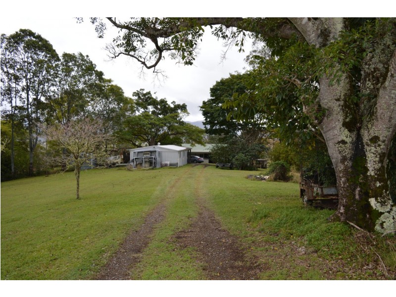 39 Aherns Road, Maleny QLD 4552