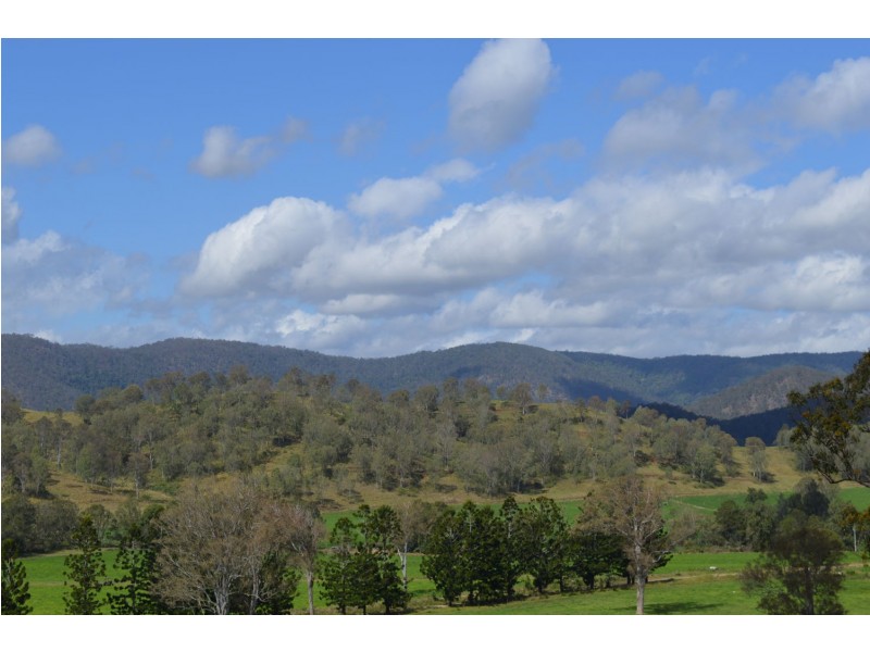 62 Scrubby Creek Road, Maleny QLD 4552