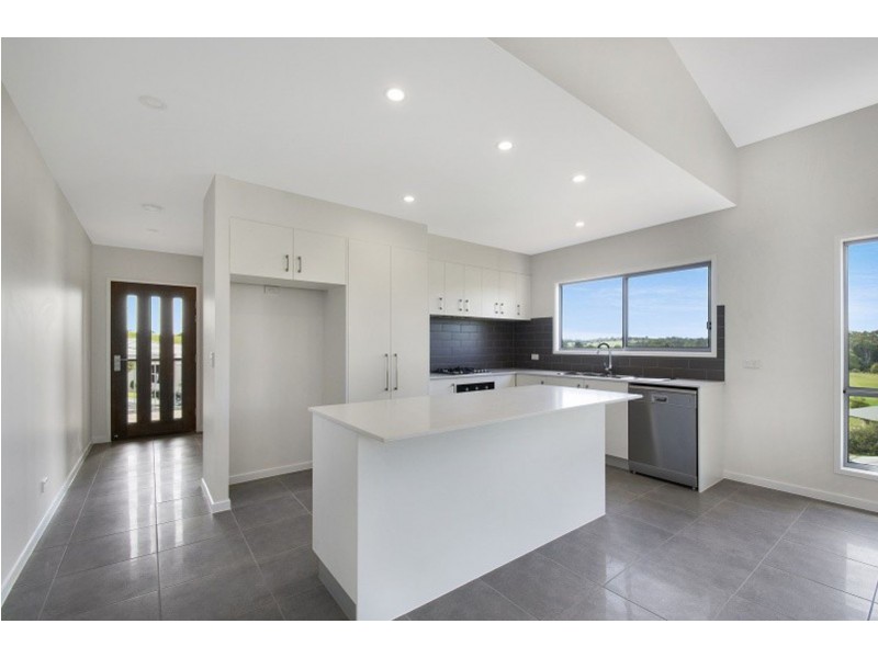 12 Snowwood Avenue, Maleny QLD 4552