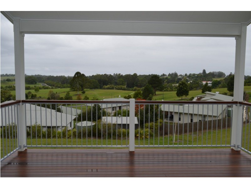 12 Snowwood Avenue, Maleny QLD 4552