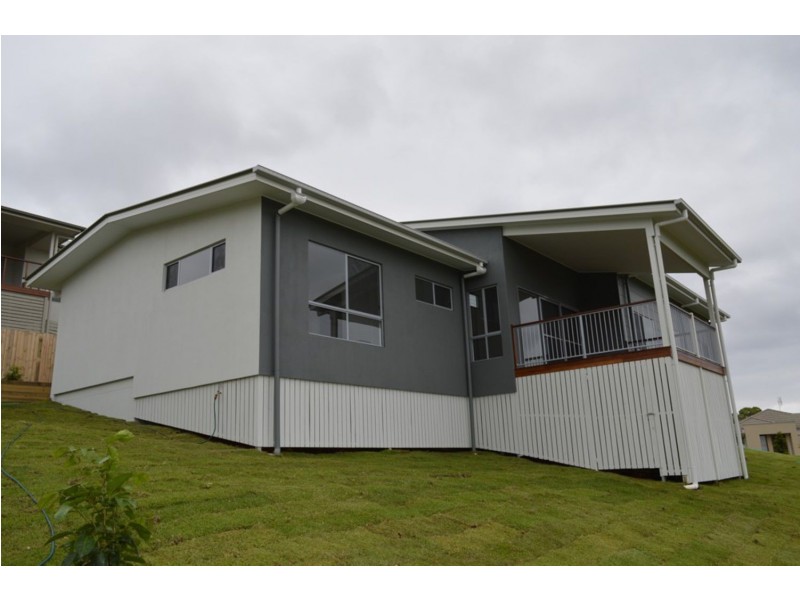 12 Snowwood Avenue, Maleny QLD 4552