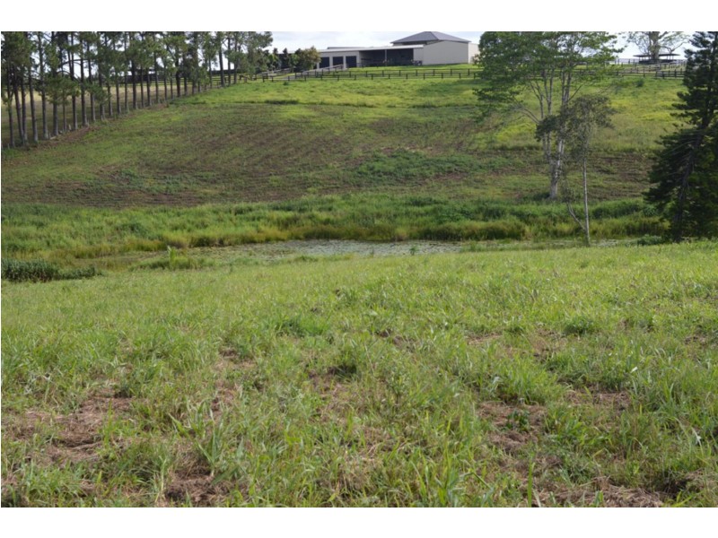 62 Burgess Avenue, Maleny QLD 4552