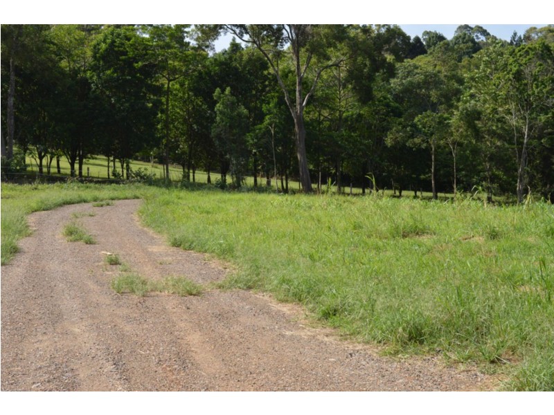 62 Burgess Avenue, Maleny QLD 4552