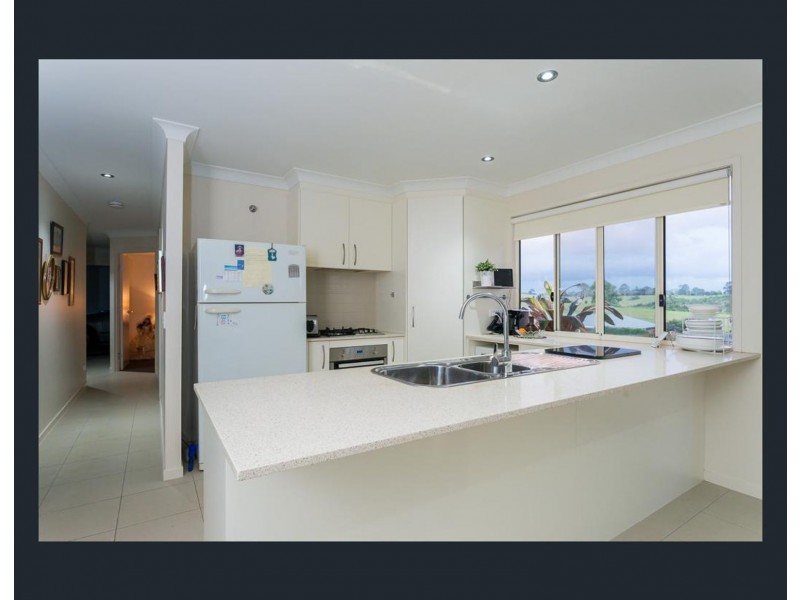 1/5 Pepper Berry Street, Maleny QLD 4552