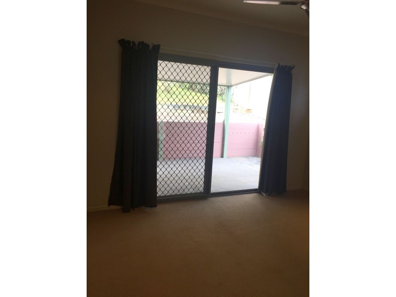 1/4 Willaroo Way, Maleny QLD 4552