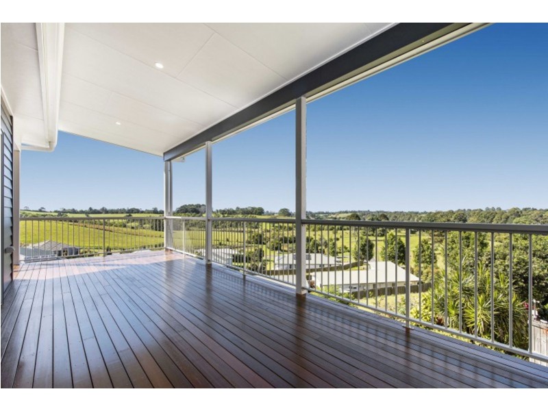 17 Greenhills Esplanade, Maleny QLD 4552