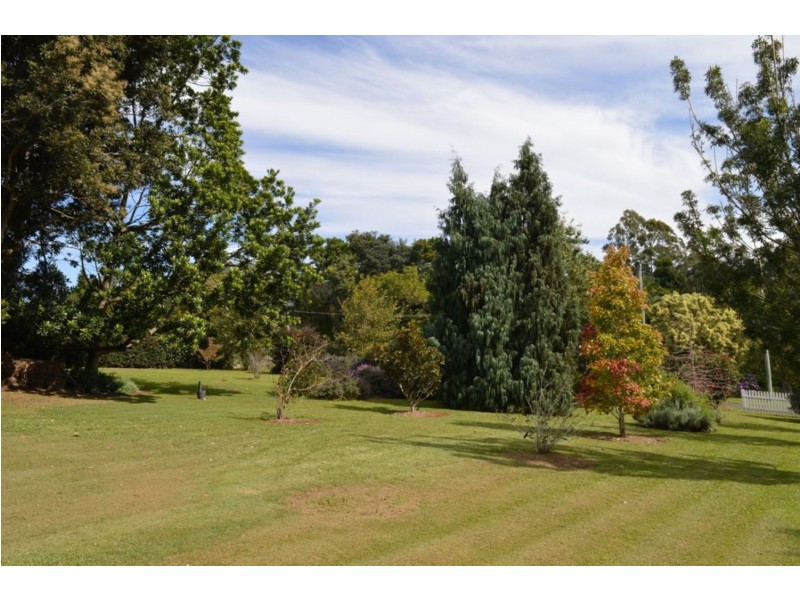 29 Ravenberg Drive, Maleny QLD 4552