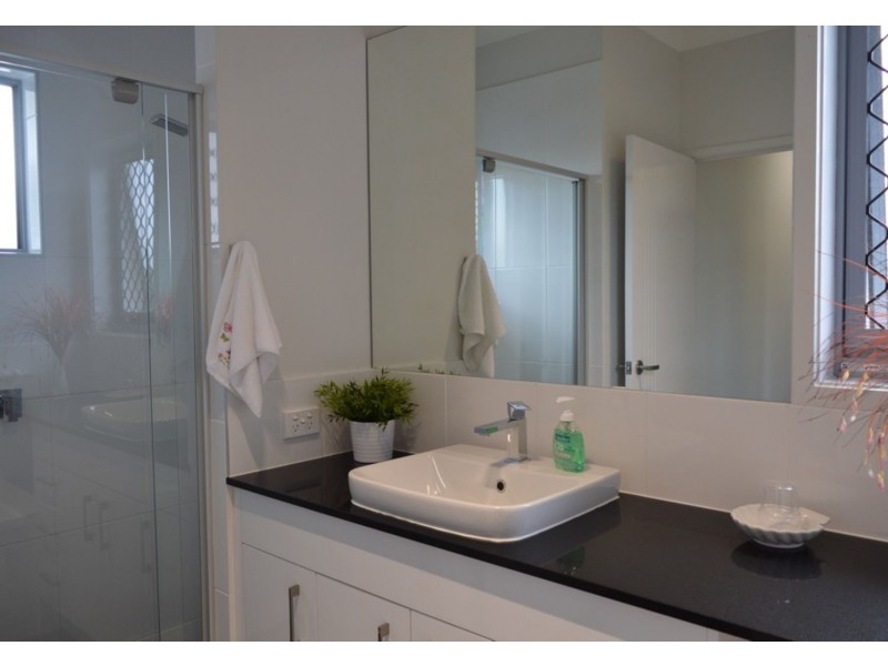 55 Palm Street, Maleny QLD 4552