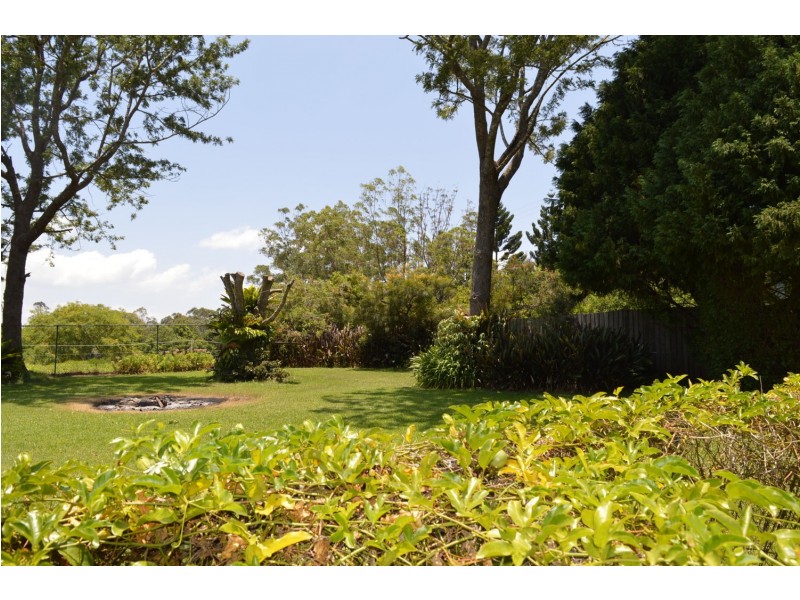 8 Grandview Road, Balmoral Ridge QLD 4552