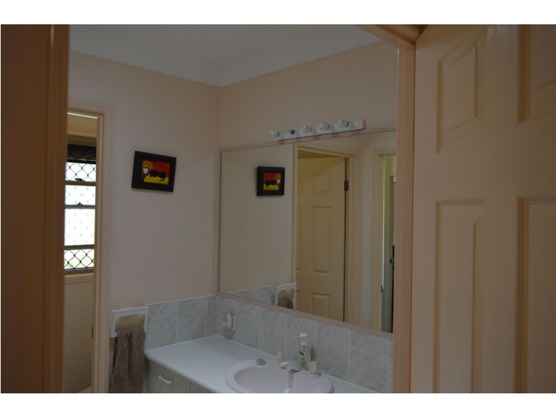 8 Grandview Road, Balmoral Ridge QLD 4552