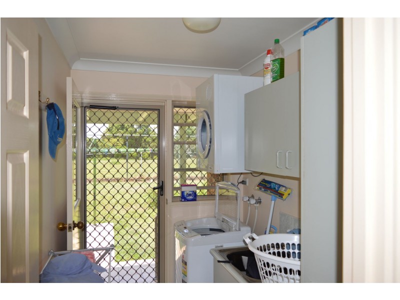 8 Grandview Road, Balmoral Ridge QLD 4552