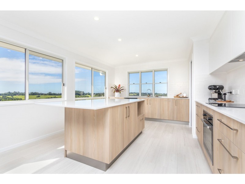 11 Cloudwalk Drive, Maleny QLD 4552