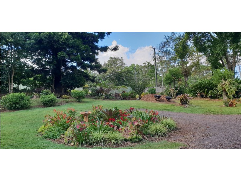 132 Flaxton Dive, Mapleton QLD 4560