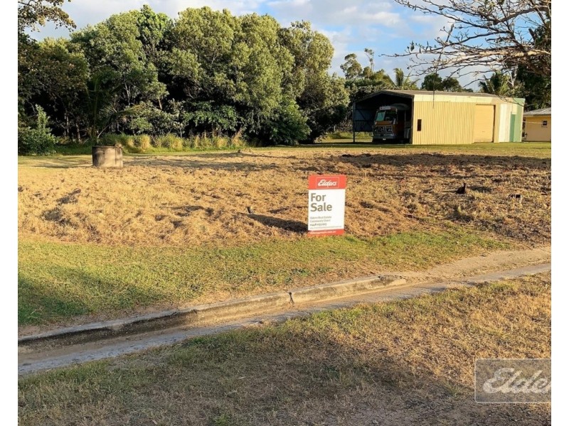 13 Taylor Street, Tully Heads QLD 4854