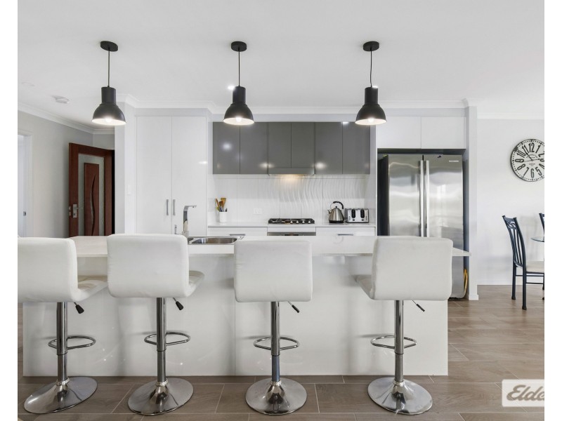 18  Majestic Place, Jones Hill QLD 4570