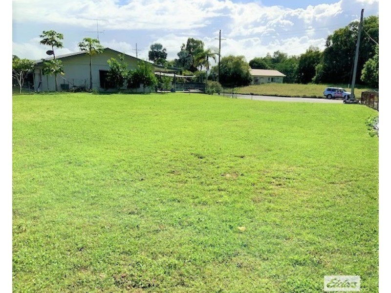 21 Casuarina Street, Tully Heads QLD 4854