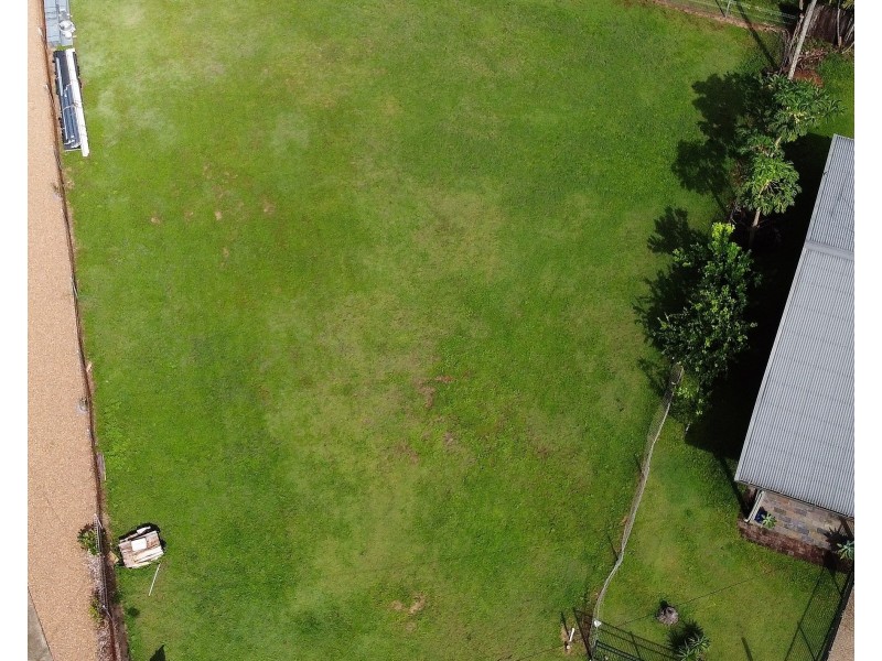 21 Casuarina Street, Tully Heads QLD 4854