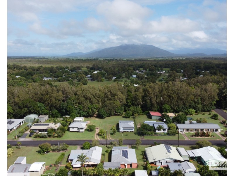 21 Casuarina Street, Tully Heads QLD 4854