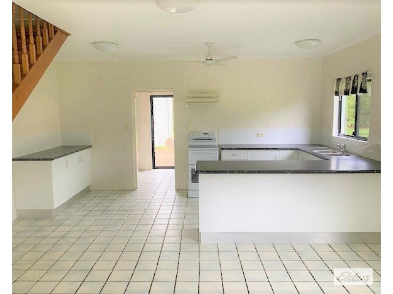 117 Taylor Street, Tully Heads QLD 4854