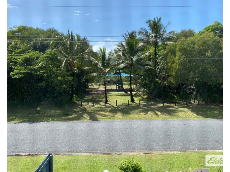 117 Taylor Street, Tully Heads QLD 4854