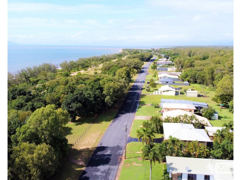 117 Taylor Street, Tully Heads QLD 4854