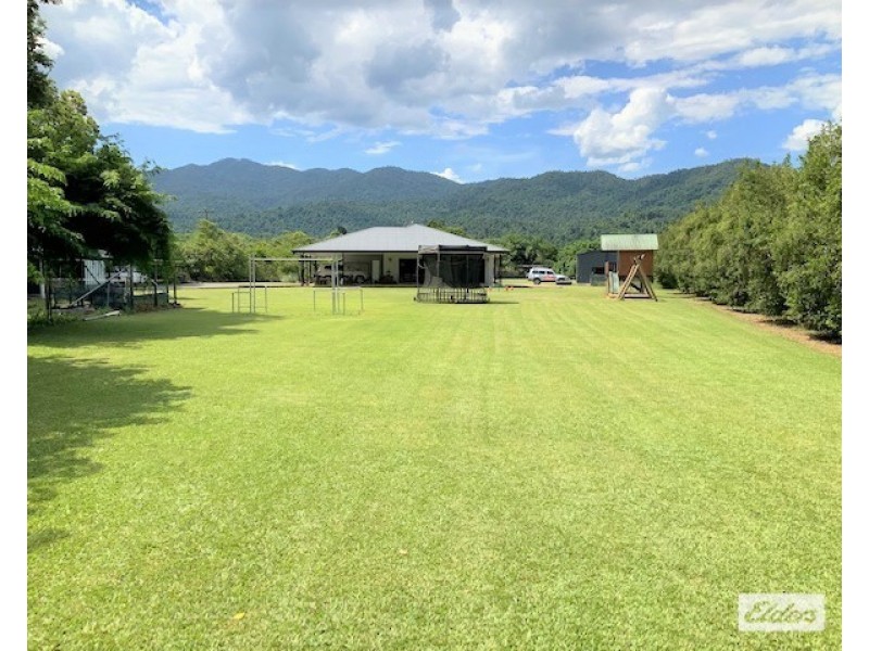 364 Bulgun Road, Bulgun QLD 4854