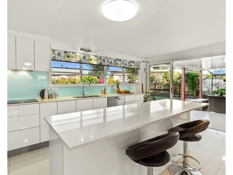 13 Andrews Street, Kurrimine Beach QLD 4871