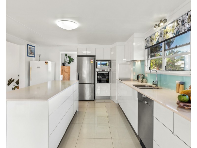 13 Andrews Street, Kurrimine Beach QLD 4871