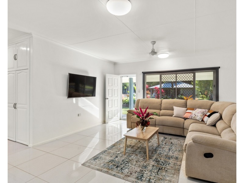 13 Andrews Street, Kurrimine Beach QLD 4871