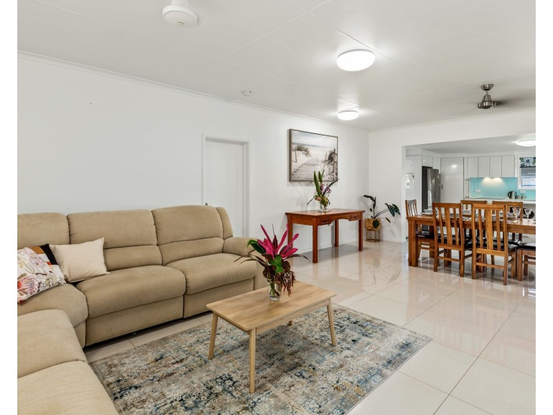 13 Andrews Street, Kurrimine Beach QLD 4871