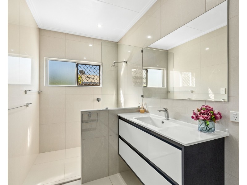 13 Andrews Street, Kurrimine Beach QLD 4871