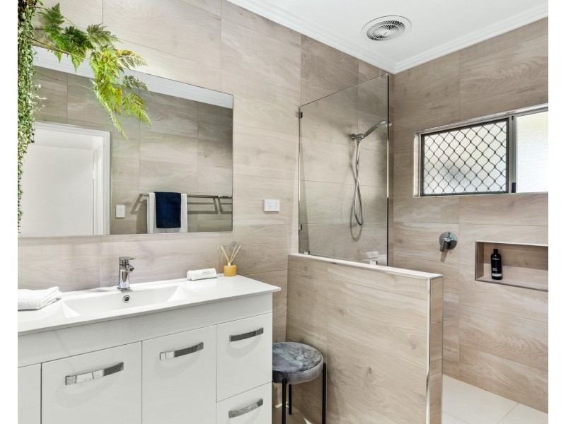 13 Andrews Street, Kurrimine Beach QLD 4871