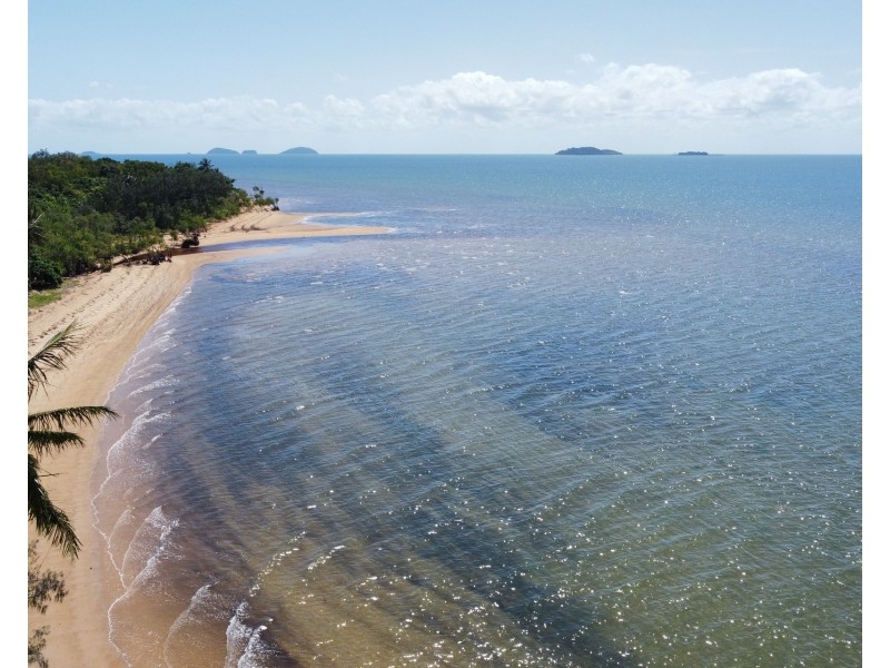 13 Andrews Street, Kurrimine Beach QLD 4871