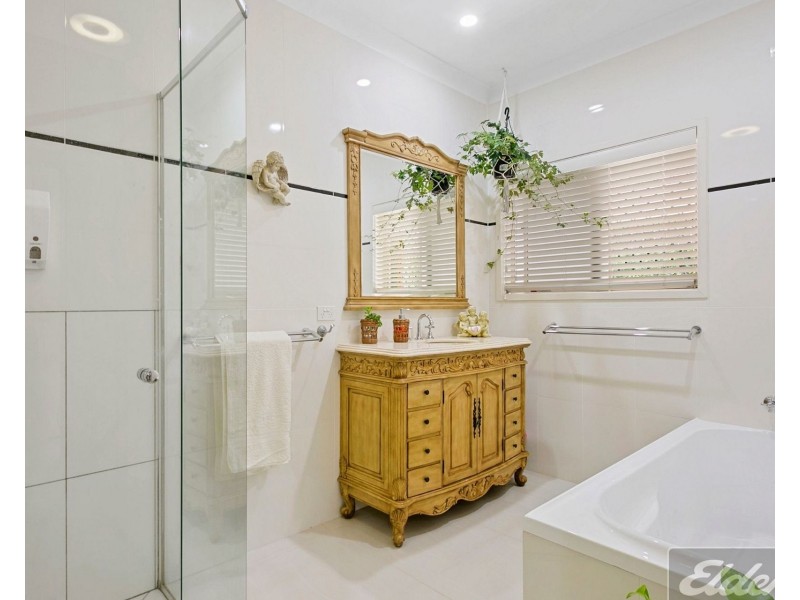 199 Mcintosh Creek Road, Jones Hill QLD 4570