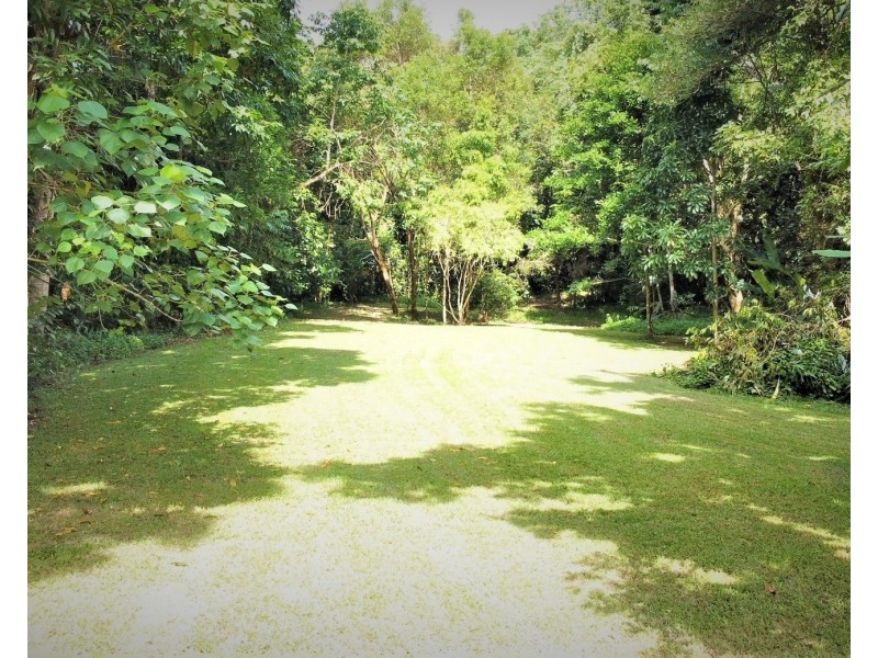 33 Thomas Court, Bulgun QLD 4854