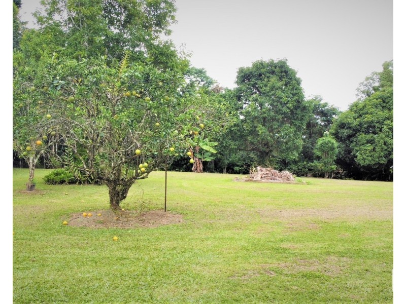 33 Thomas Court, Bulgun QLD 4854