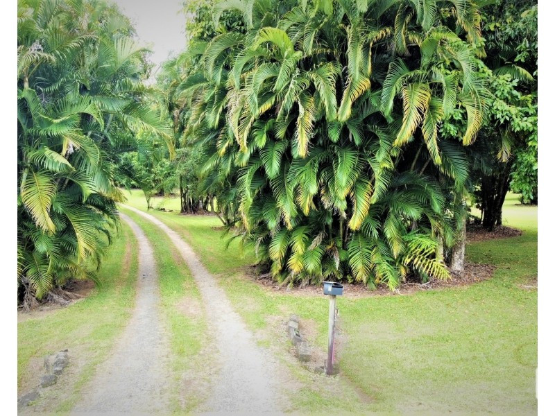 33 Thomas Court, Bulgun QLD 4854