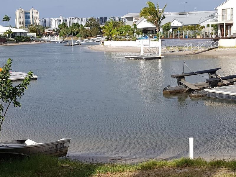 6/2 Balyarta Crescent, Mooloolaba QLD 4557