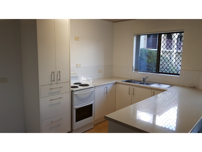 4/33 Goonawarra Drive, Mooloolaba QLD 4557