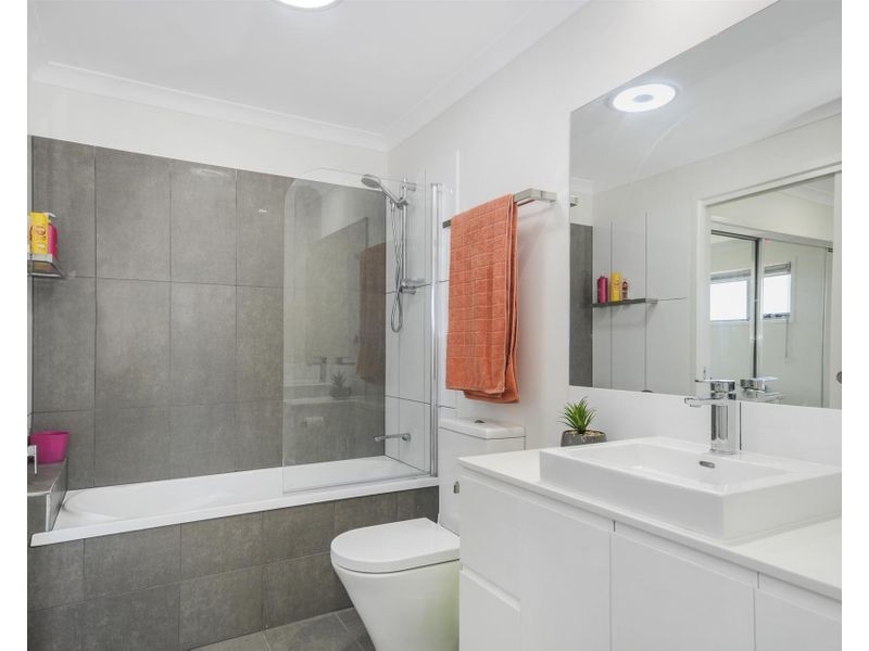 1/327 Bradman Avenue, Maroochydore QLD 4558