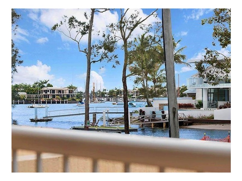 1/15 Bindaree Crescent, Mooloolaba QLD 4557