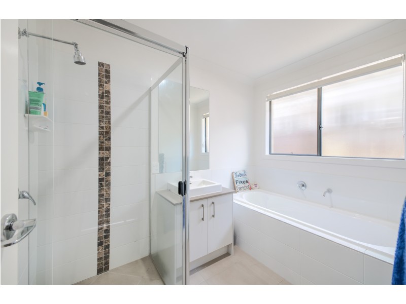 86 Haslewood Crescent, Meridan Plains QLD 4551