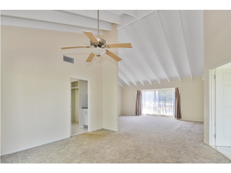 2 Ridgewood Road, Little Mountain QLD 4551