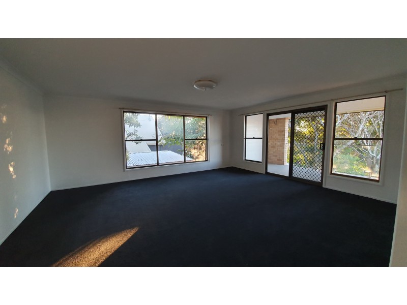 12 Oomoo Street, Buddina QLD 4575
