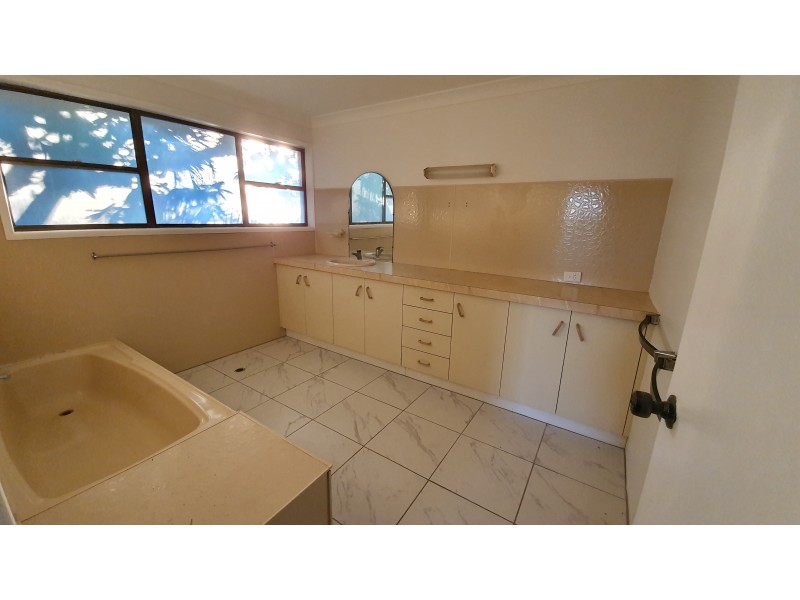 12 Oomoo Street, Buddina QLD 4575