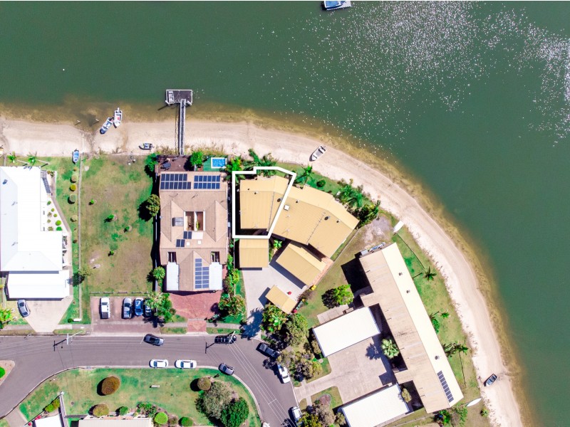 1/18 Akeringa Place, Mooloolaba QLD 4557