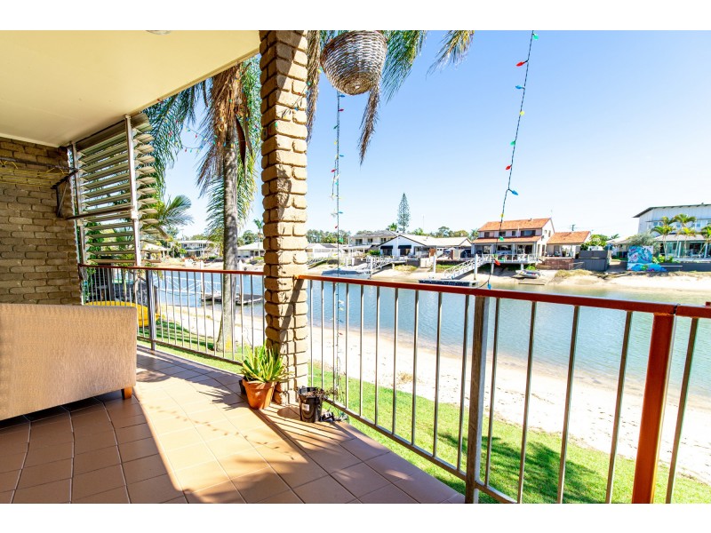 1/18 Akeringa Place, Mooloolaba QLD 4557