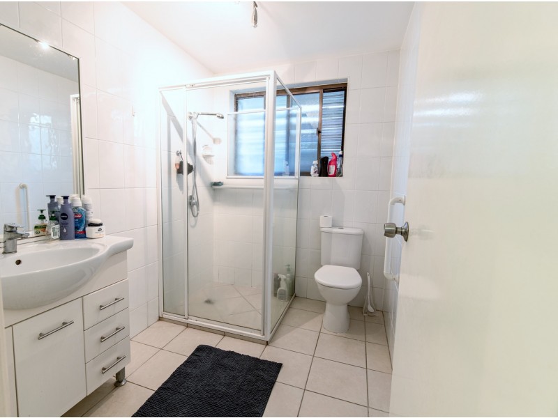 1/18 Akeringa Place, Mooloolaba QLD 4557