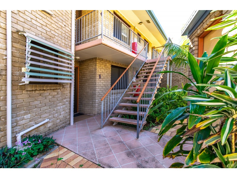 1/18 Akeringa Place, Mooloolaba QLD 4557